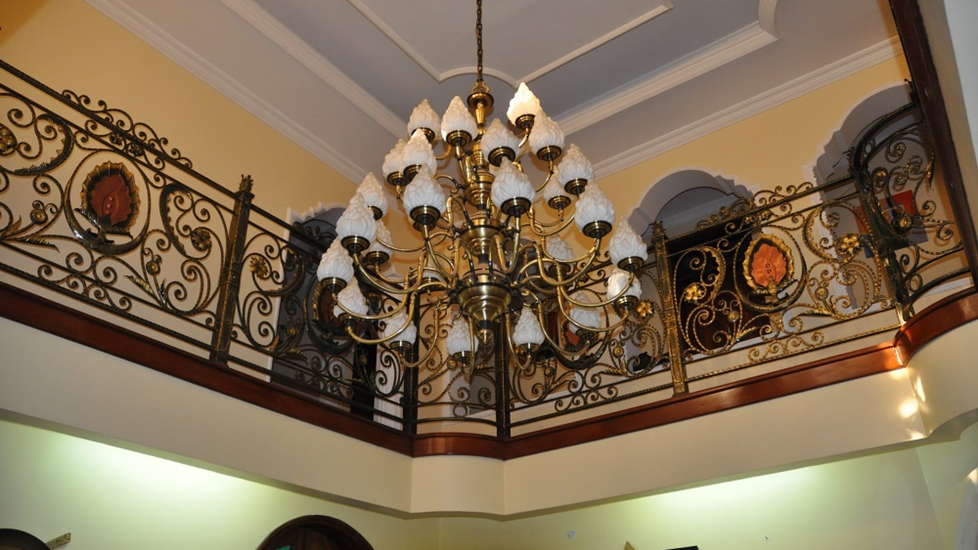 Light Fixtures in front staircaseof Standalone Property for Rent in Oysterbay Tanganyika Estate Agents