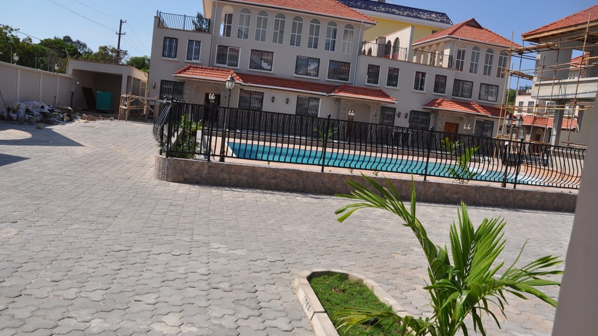 Swimming Pool Oysterbay Villa by Tanganyika Estate Agents