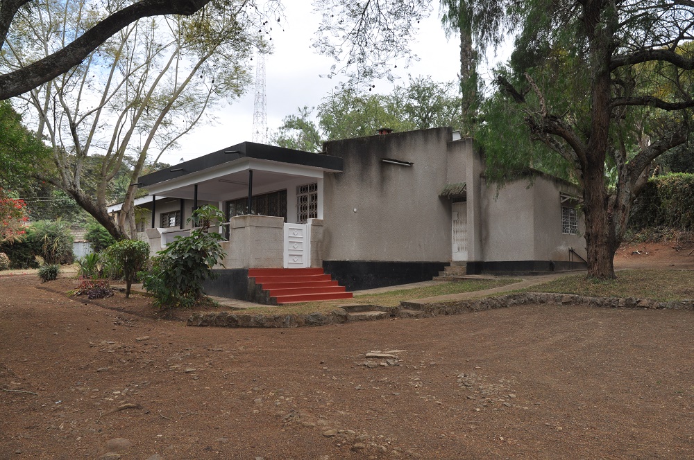 Three Bedroom Rental Home in Themi Hill