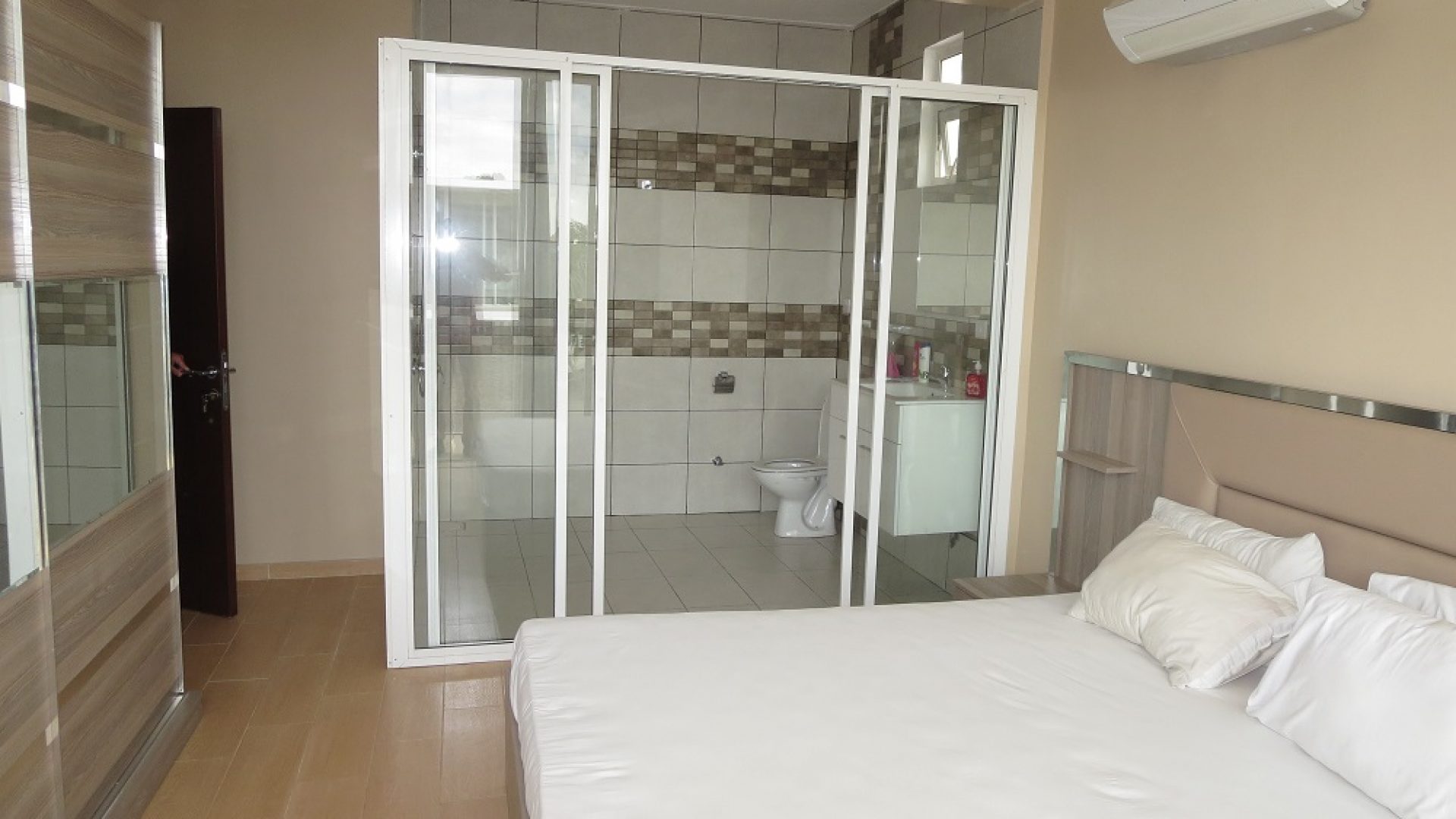 En Suite Bathroom of the Furnished Houses in Masaki, Dar es Salaam by Tanganyika Estate Agents