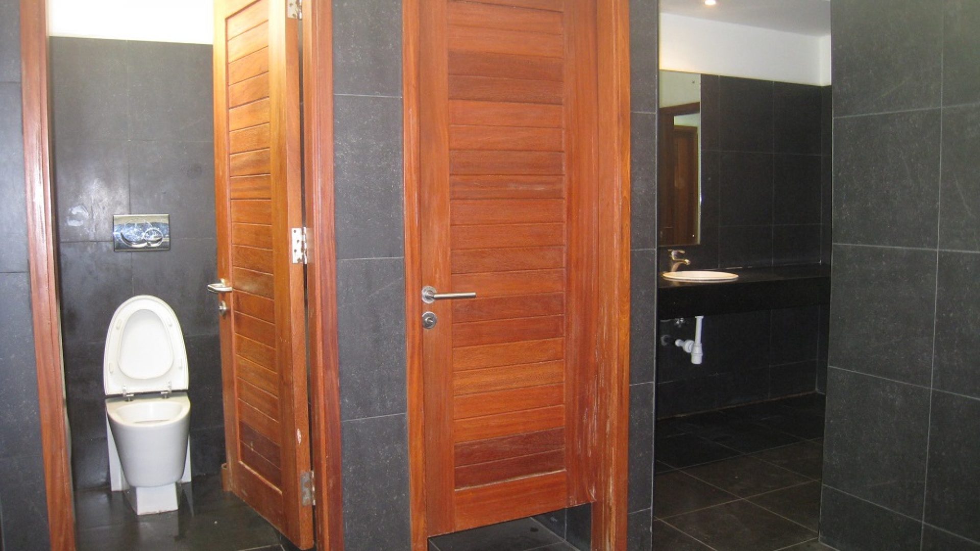 Bathrooms of the Offices for Rent in Dar es Salaam's CBD by Tanganyika Estate Agents