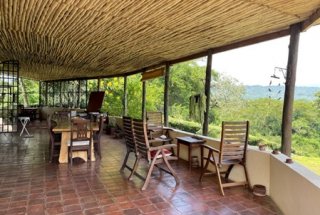 Four Bedroom House and Guest Cottage Bordering Arusha National Park