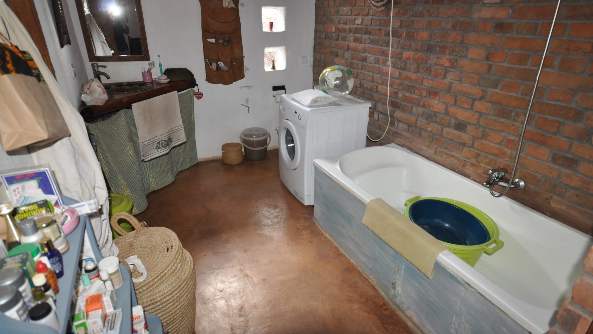 Bathroom of the 7 Bedroom Home for Sale in Mateves, Arusha by Tanganyika Estate Agents