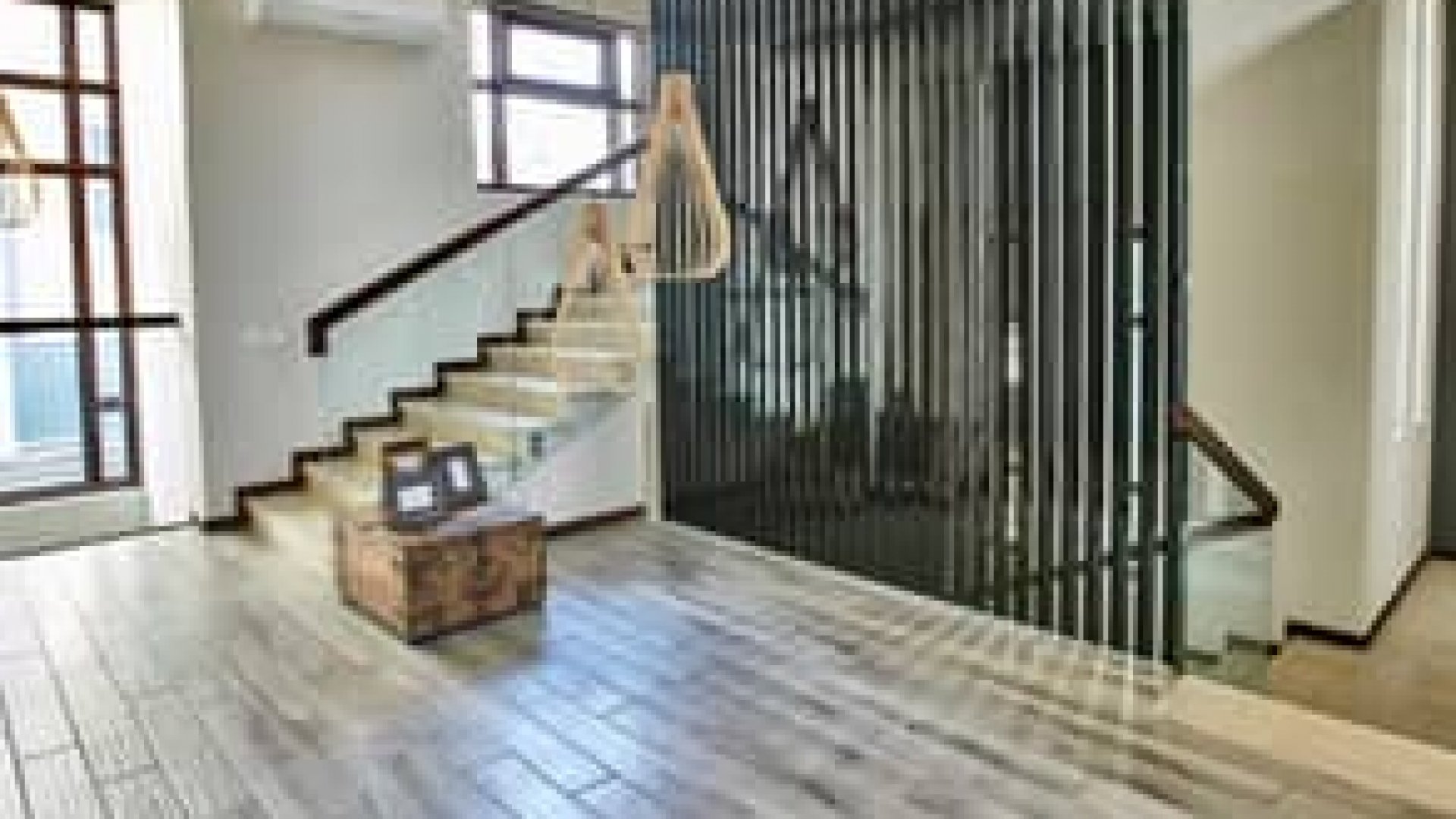 Four Bedroom Villa in Oyster Bay