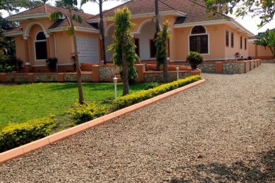 Five Bedroom House for Rent in Njiro
