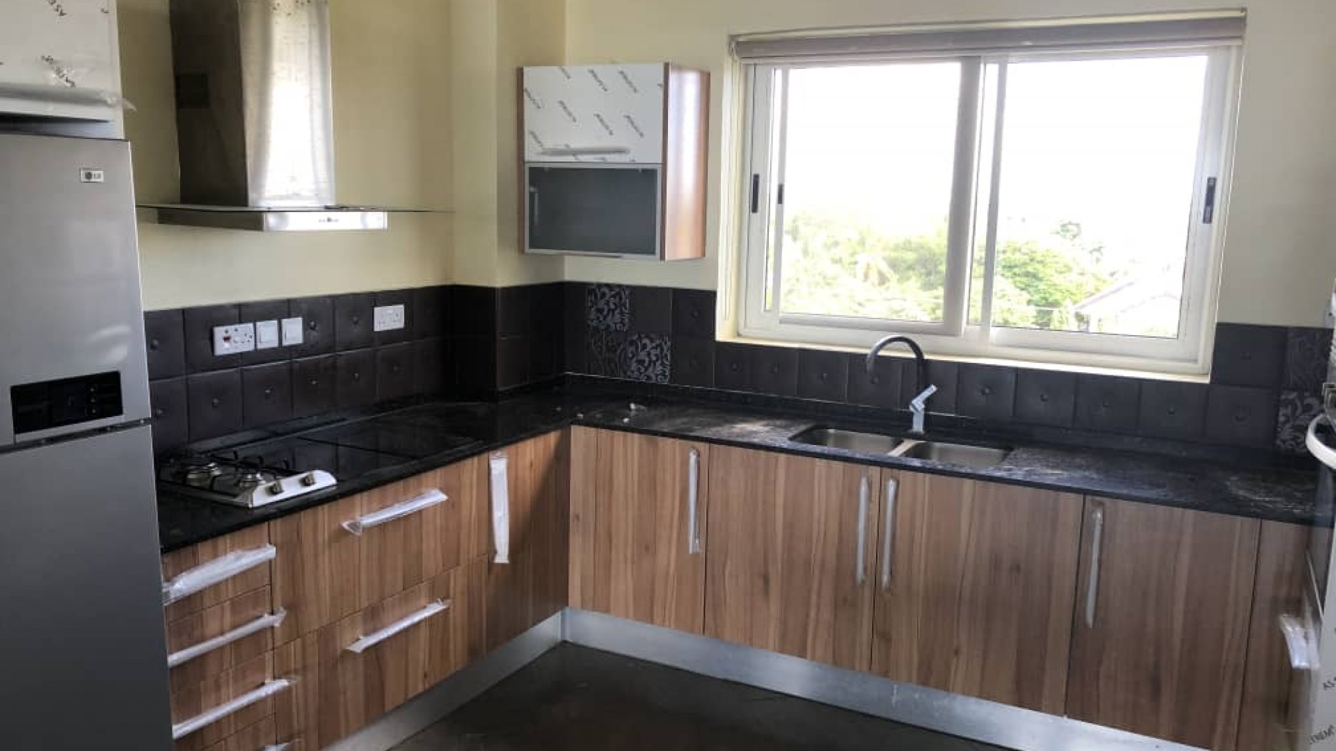 Three Bedroom Furnished Apartment in Oyster Bay