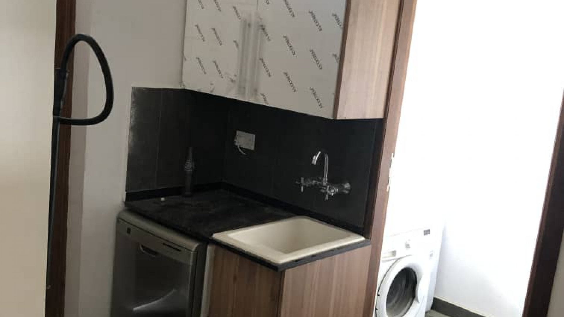 Three Bedroom Furnished Apartment in Oyster Bay