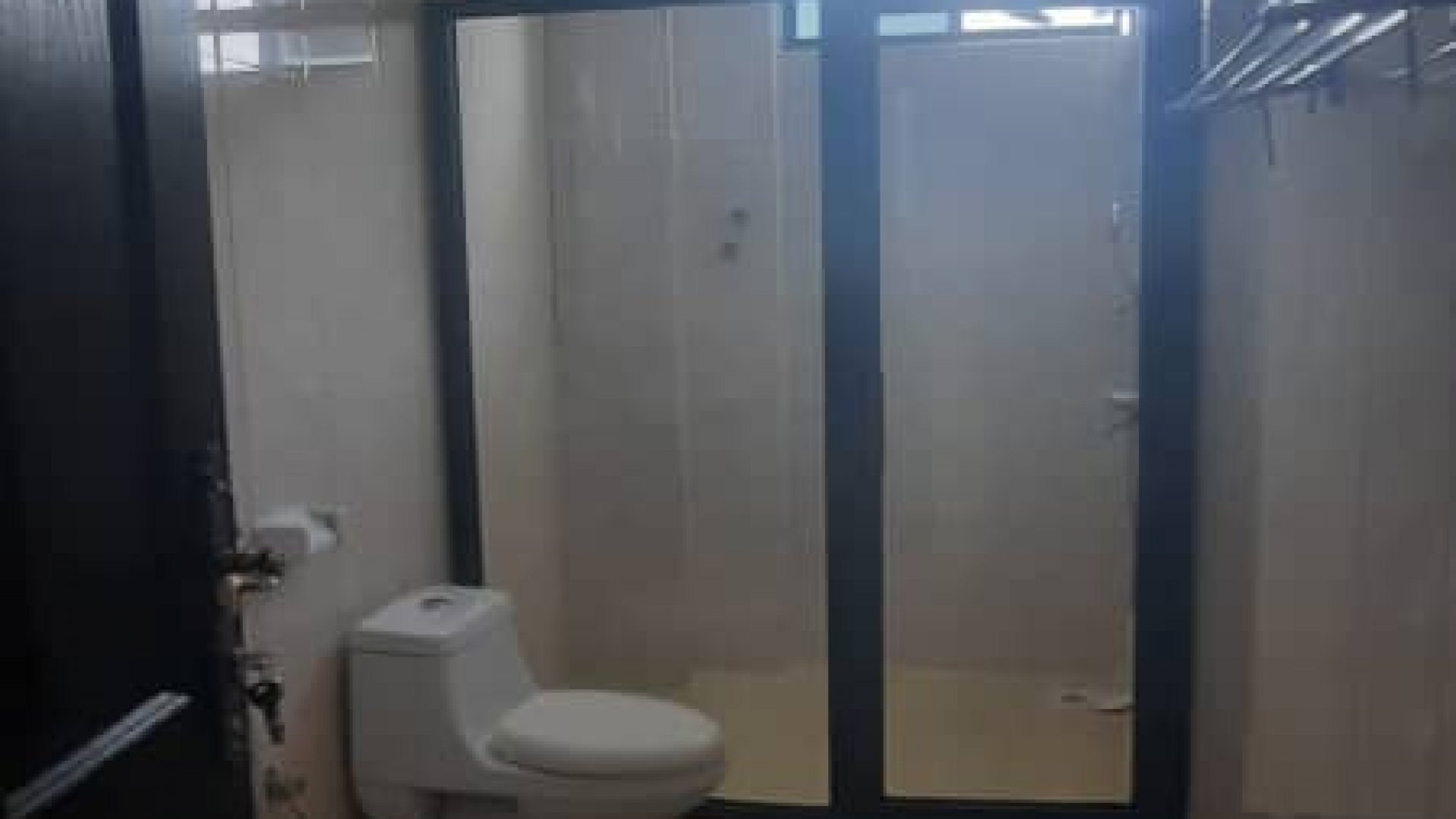 Three Bedroom Four Bathroom Apartment in Oysterbay