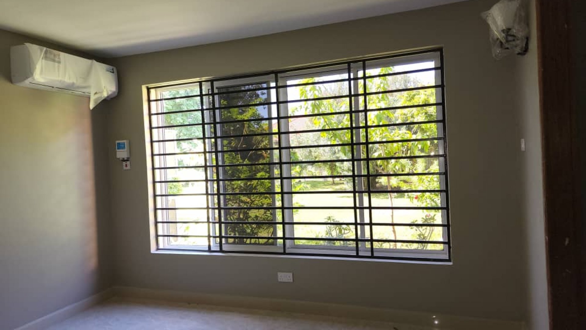 Two Bedroom Furnished Town House in Oyster Bay