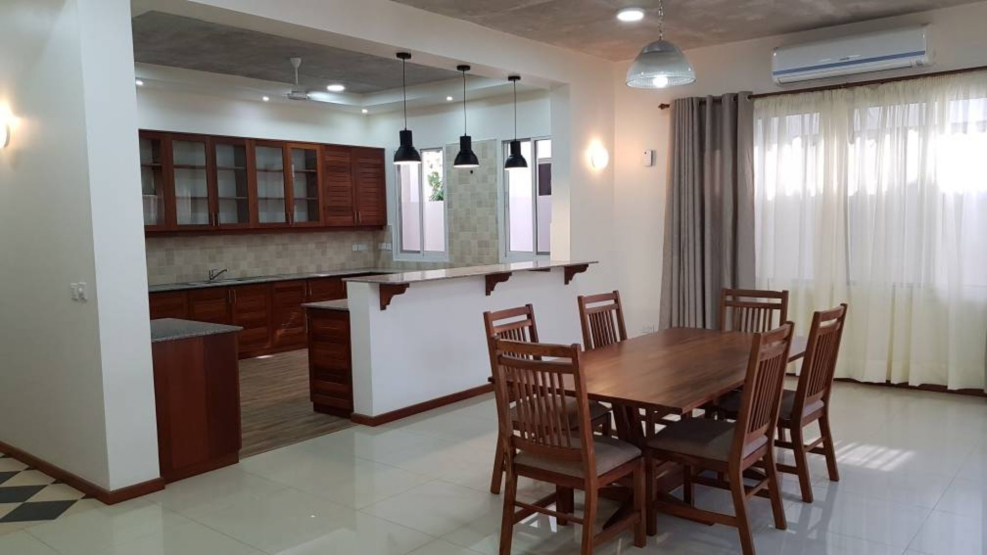 Four Bedroom Furnished Villa in Oyster Bay