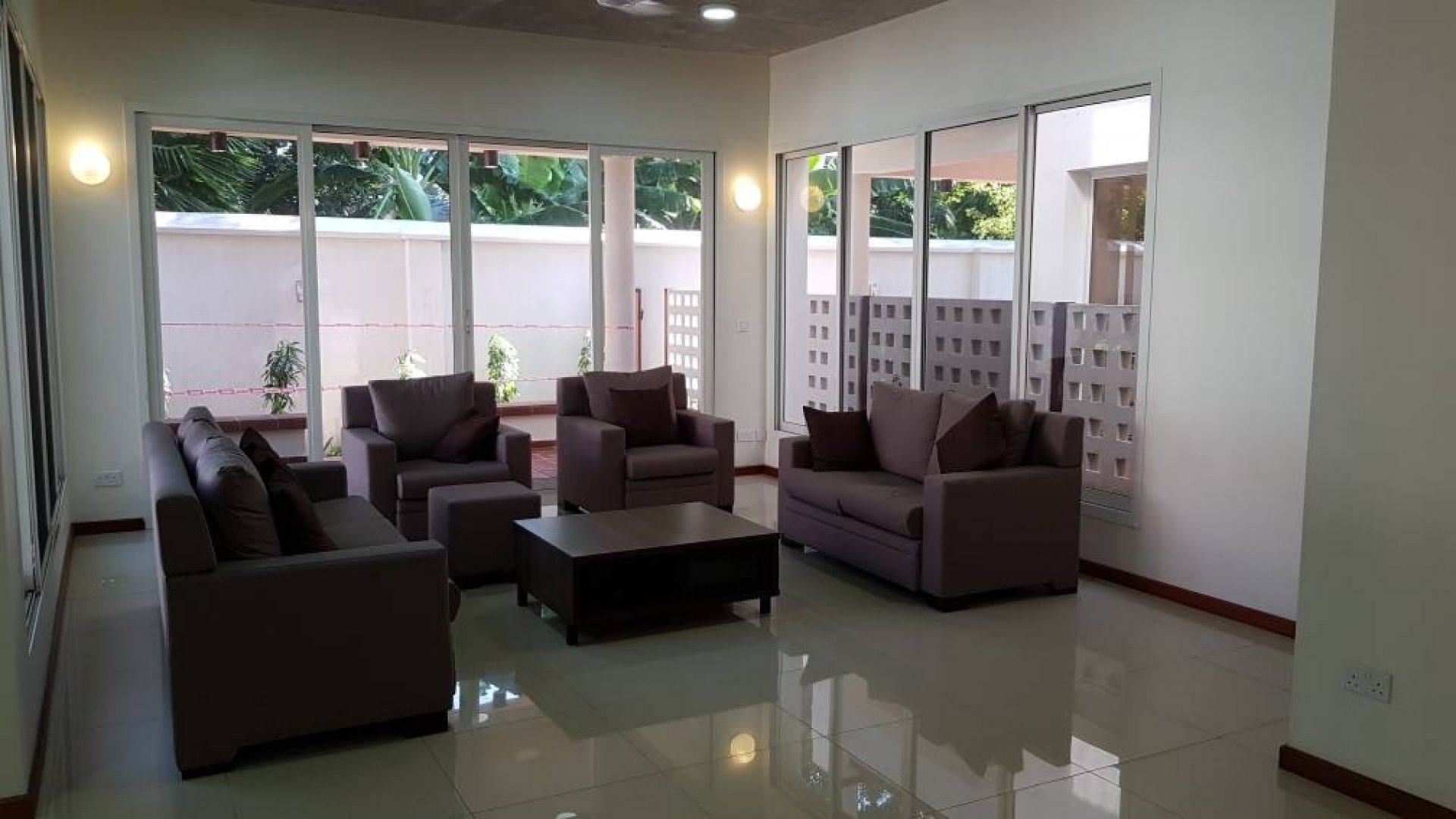 Four Bedroom Furnished Villa in Oyster Bay