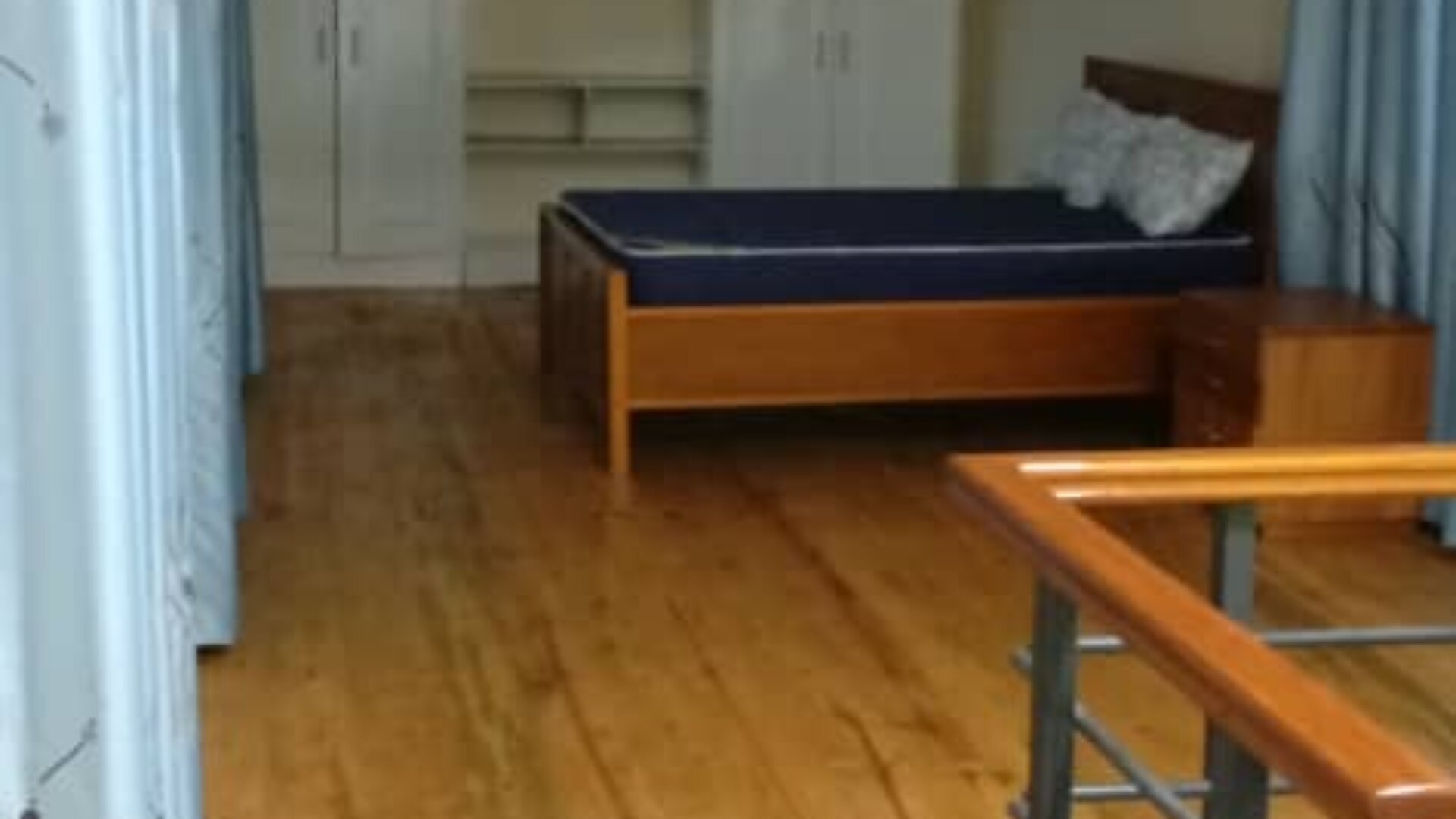 1 Bedroom top floor For rent
